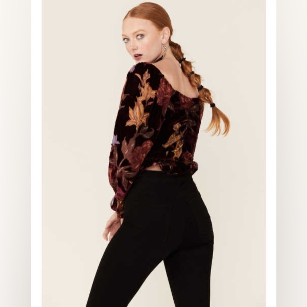 BY TOGETHER BURNOUT LONG SLEEVE VELOUR FLORAL CROP TOP SIZE MEDIUM - Picture 2 of 16